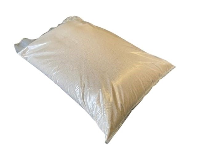 ARENA NATURAL DE SILICE LAVADA Y SECADA  ***DE 1KG*** PARA RELLENAR ESPACIOS, BANDEJAS, ARENEROS