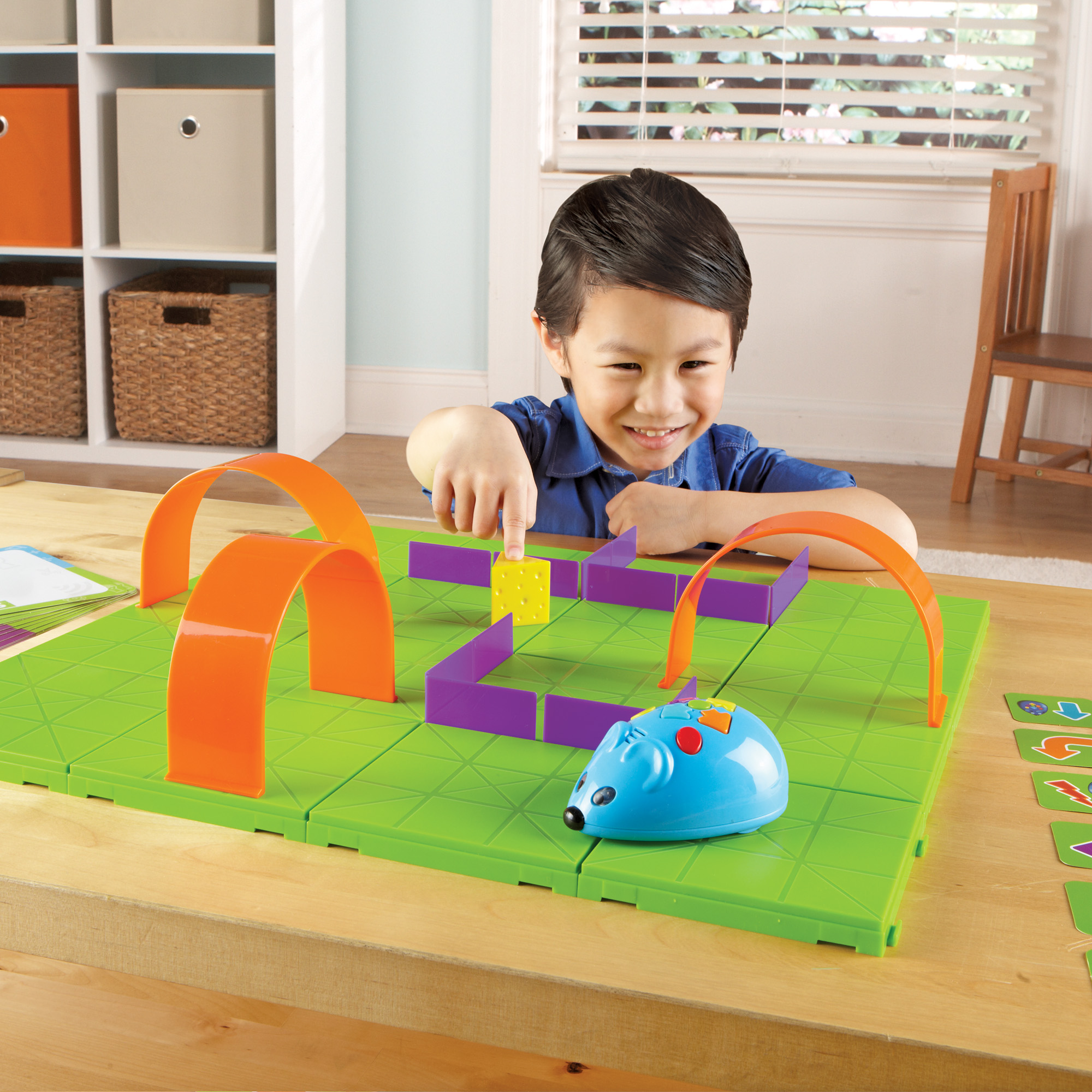 CODE & GO ROBOT MOUSE ACTIVITY SET FALOMIR